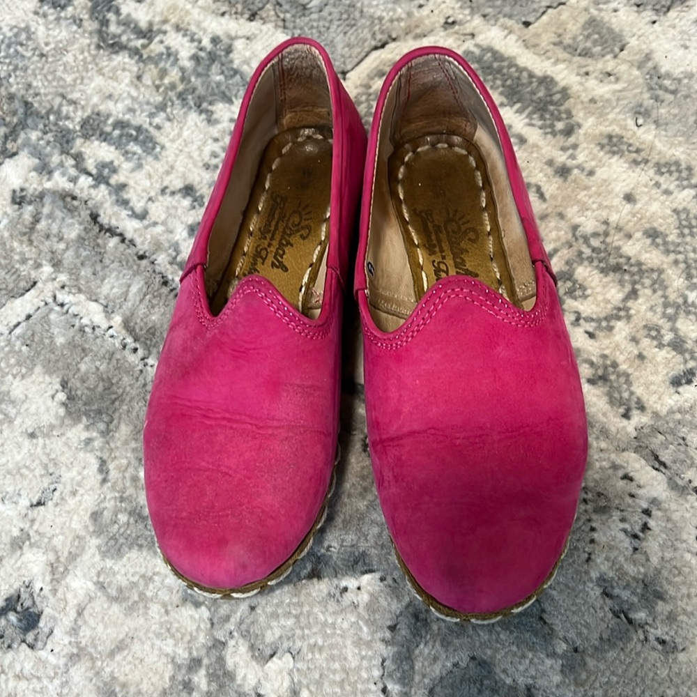 “Isa Pink” leather Sabah moccasins